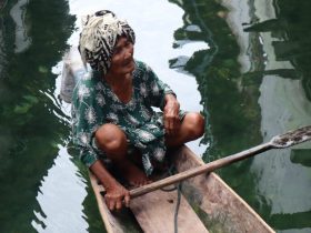 Perempuan Bajo di Desa Desa Torosiaje, Kecamatan Popayato, Pohuwato, Gorontalo.. Foto: Sarjan Lahay/ Mongabay Indonesia