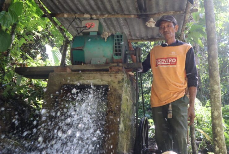 Instalasi pembangkit kincur air di Desa Moa. Foto: Sarjan Lahay/ Mongabay Indonesia