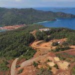 Tambang nikel di Pulau Kawei, Raja Ampat, Papua Barat Daya — aktivitas di pulau kecil yang mengancam ekosistem pesisir dan laut. Foto diambil pada Desember 2024, Auriga Nusantara.