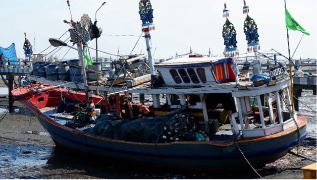 Kapal Nelayan di Pesisir Bali Utara. Adipatra Kenaro