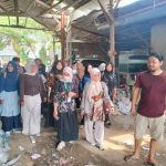 Mahasiswi Jurusan Biologi UNPAM yang melakukan kunjungan lapangan ke empat pengepulan sampah di Serang.