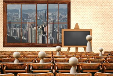 Ilustrasi ruangan kelas. Gambar oleh Alexa dari Pixabay