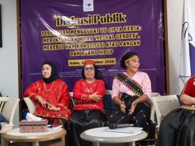 diskusi publik bertajuk “Perempuan Menggugat UU Cipta Kerja: Meruntuhkan Mitos ‘Netral Gender’, Merebut Hak Konstitusi atas Pangan dan Ruang Hidup”. (Foto: Koalisi)