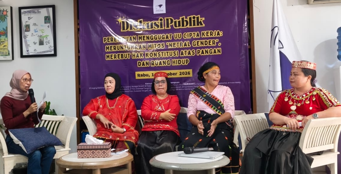 diskusi publik bertajuk “Perempuan Menggugat UU Cipta Kerja: Meruntuhkan Mitos ‘Netral Gender’, Merebut Hak Konstitusi atas Pangan dan Ruang Hidup”. (Foto: Koalisi)